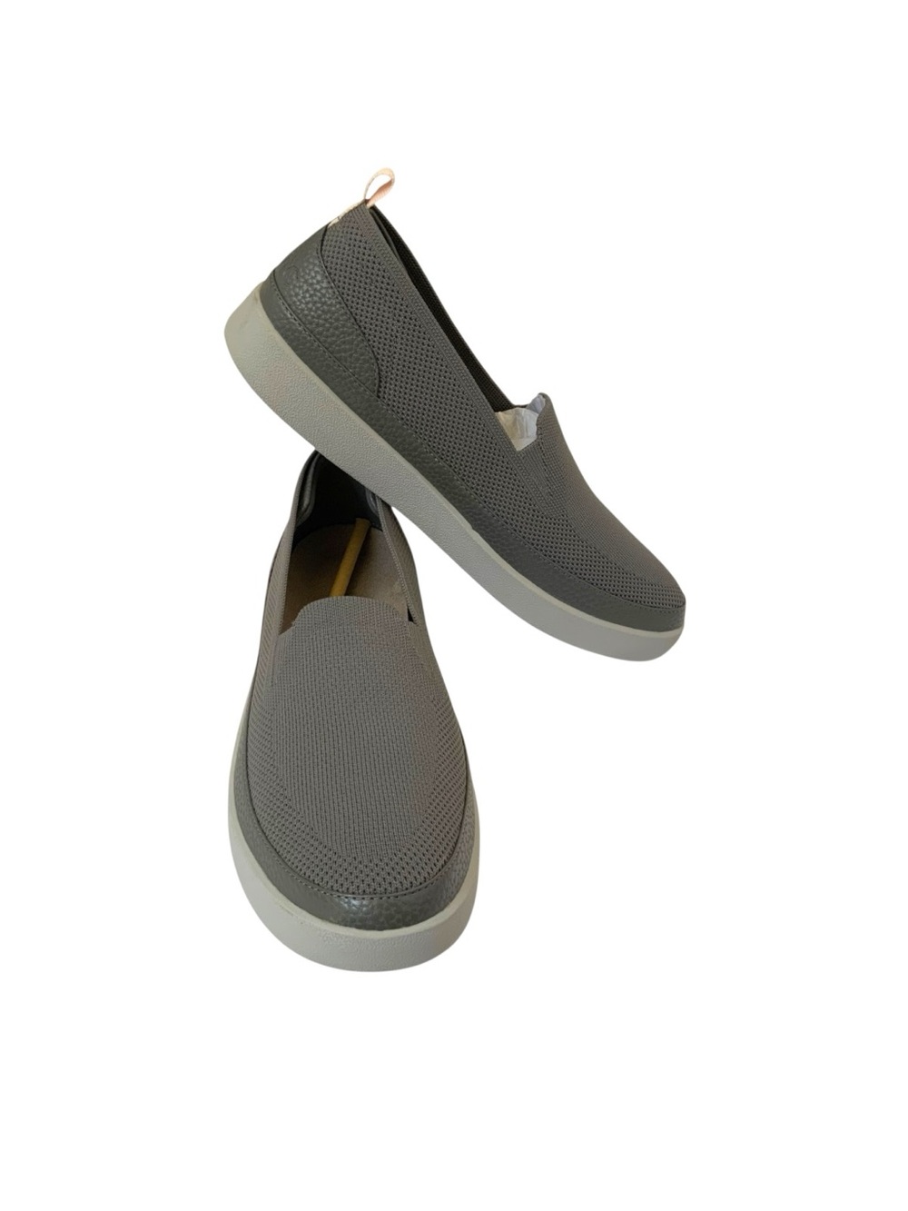 Vionic Sidney Slip-On Sneakers in Gray Size 9.5